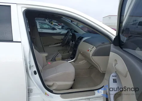 2010 Toyota Corolla Le z USA, uszkodzony, nr VIN JTDBU4EE1AJ077304